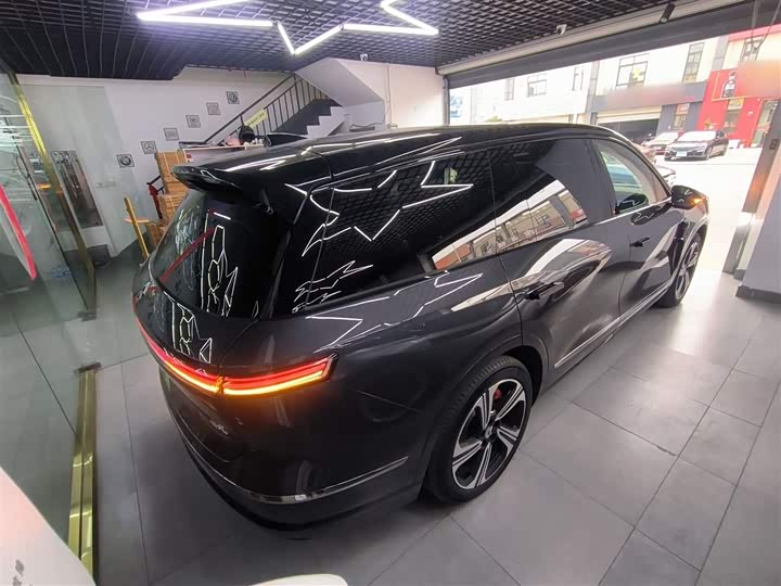 Фото 7 - Nio ES8