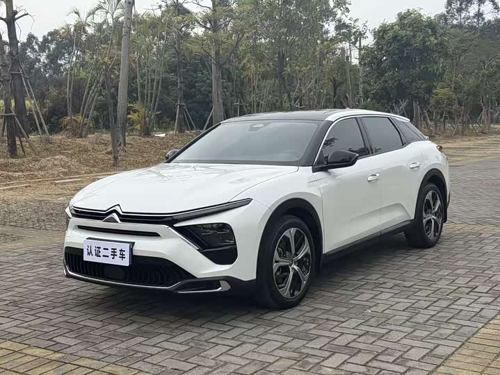 Фото 1 - Citroen C5 X