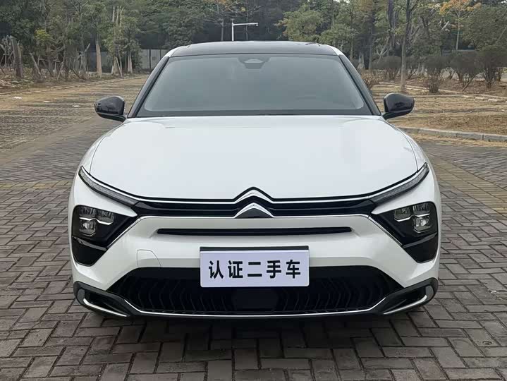 Фото 2 - Citroen C5 X