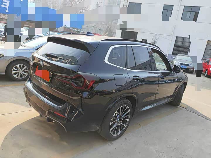 Фото 2 - BMW iX3
