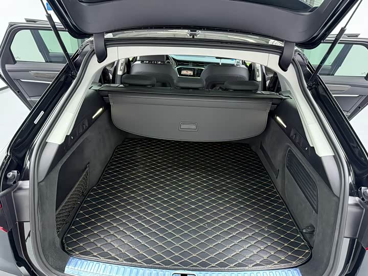 Фото 6 - Audi A6