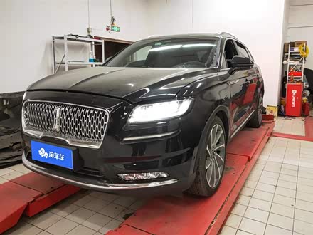 Фото 1 - Lincoln Nautilus