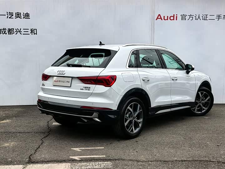 Фото 4 - Audi Q3