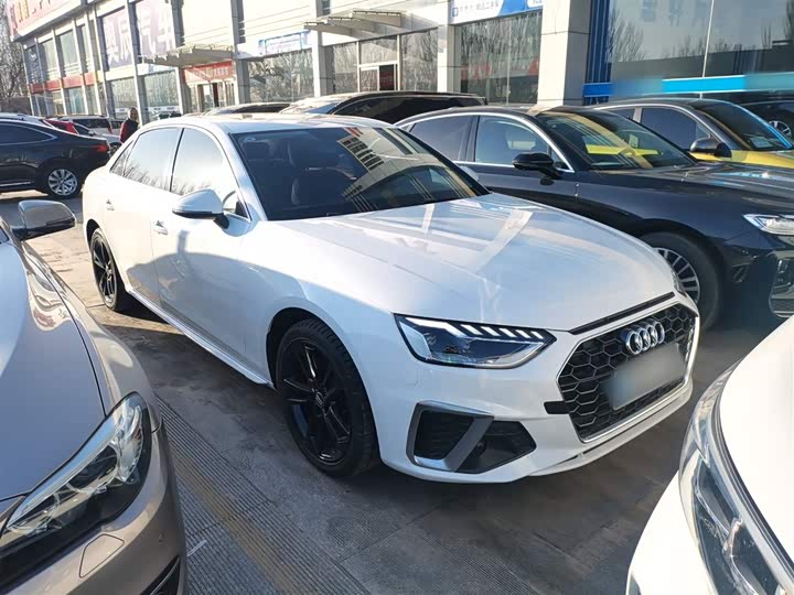 Фото 4 - Audi A4L