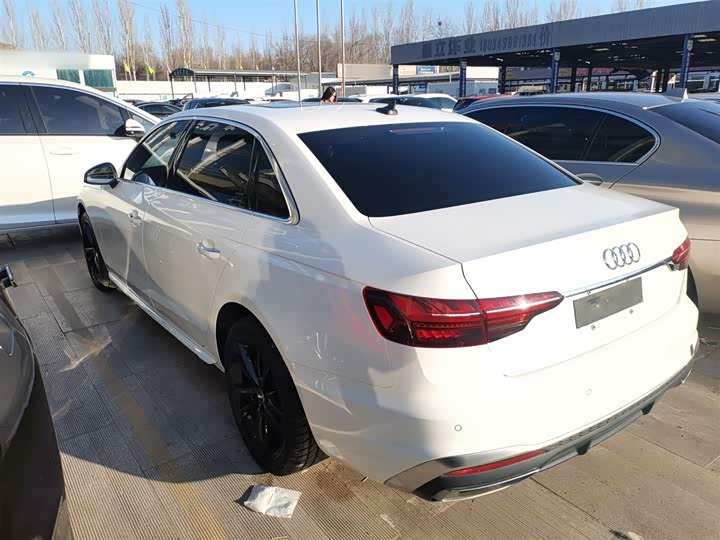 Фото 5 - Audi A4L