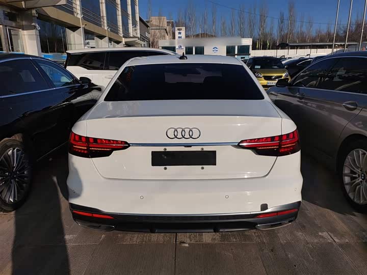 Фото 6 - Audi A4L