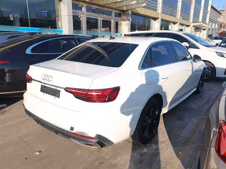 Фото 7 - Audi A4L