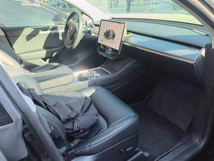 Фото 8 - Tesla Model Y