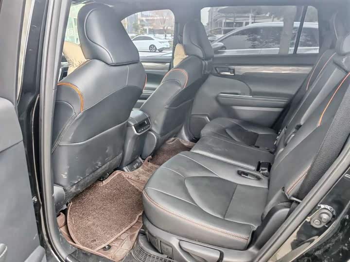 Фото 5 - Toyota Crown Kluger