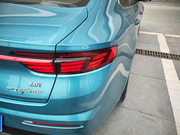 Фото 8 - Geely Preface