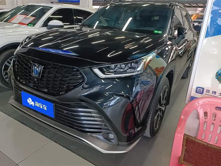 Фото 1 - Toyota Crown Kluger