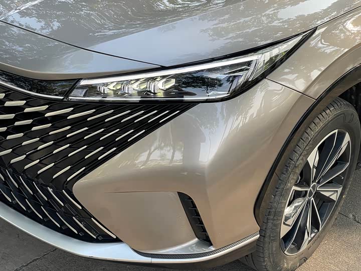 Фото 2 - Roewe RX5