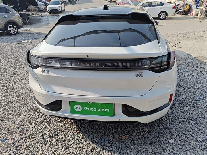 Фото 6 - Zeekr 001