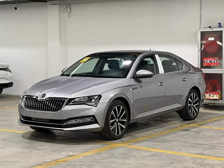 Фото 1 - Skoda Superb