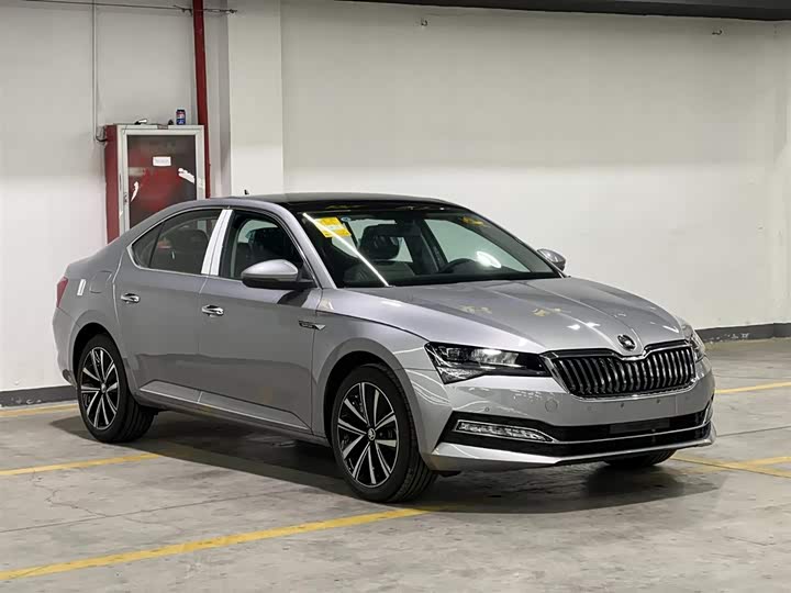 Фото 3 - Skoda Superb