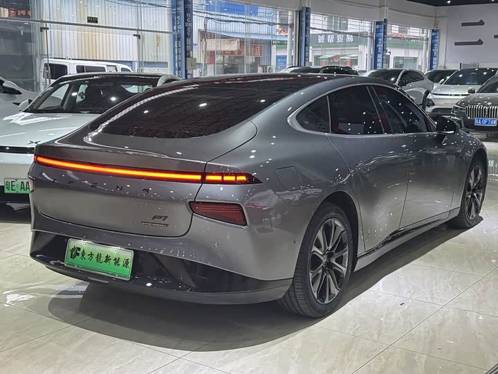 Фото 5 - XPeng P7