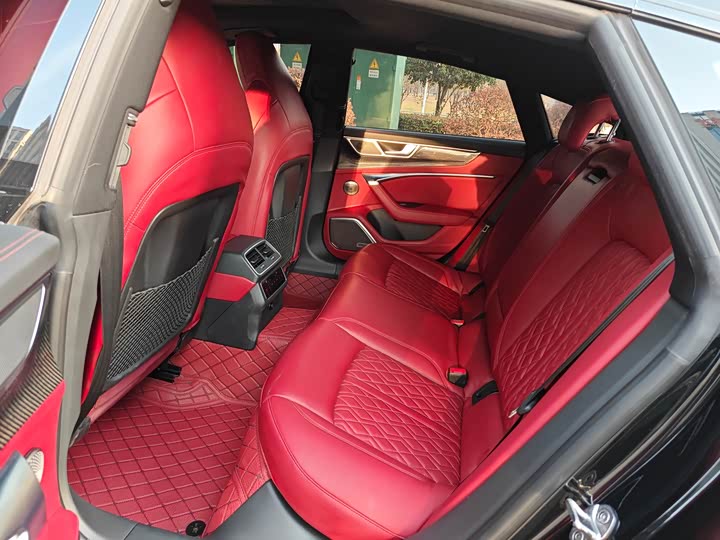 Фото 9 - Audi A7