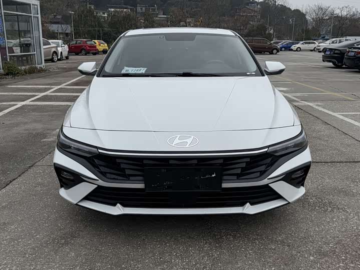 Фото 2 - Hyundai Elantra N line