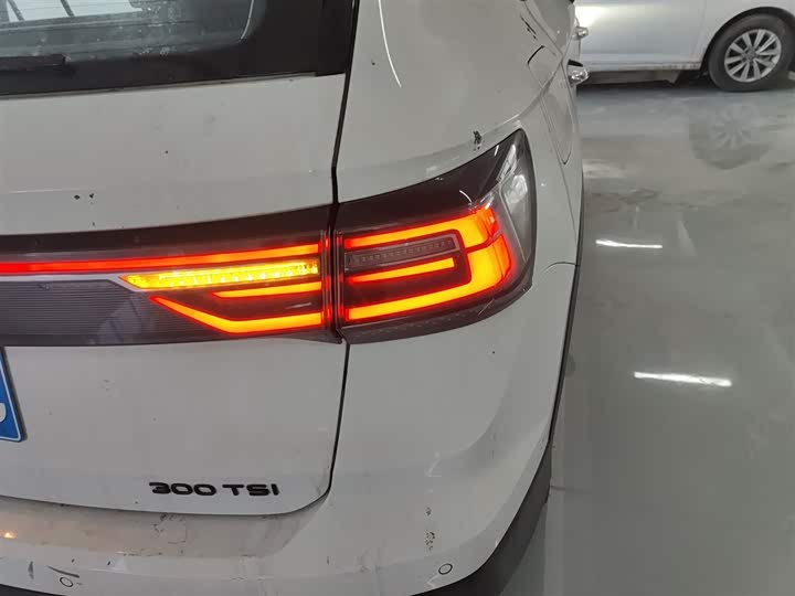 Фото 8 - Volkswagen Tharu