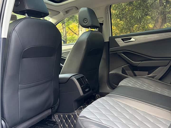 Фото 6 - Volkswagen Sagitar L