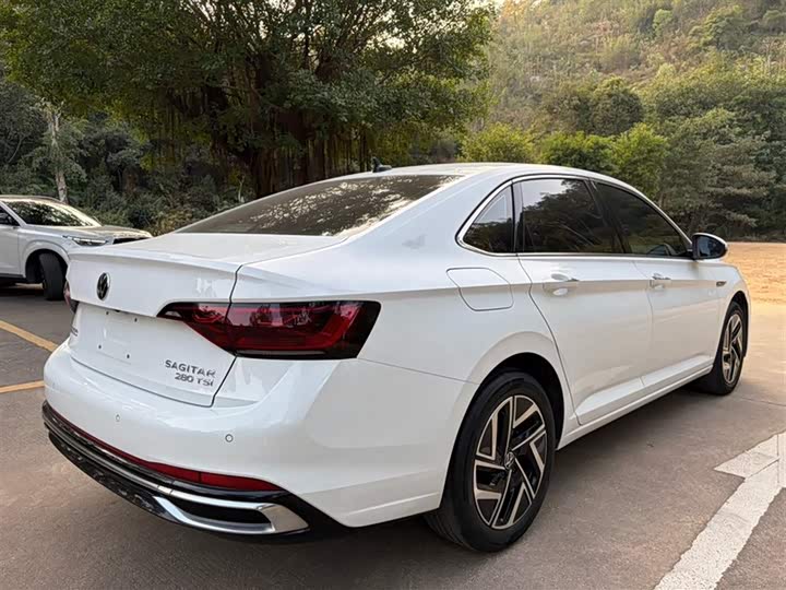 Фото 8 - Volkswagen Sagitar L