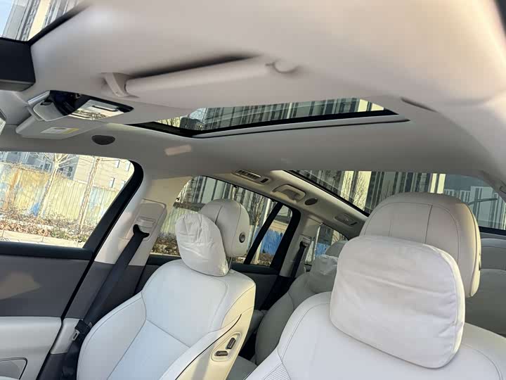 Фото 6 - LiXiang i8