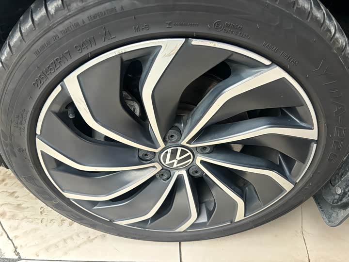 Фото 3 - Volkswagen Golf