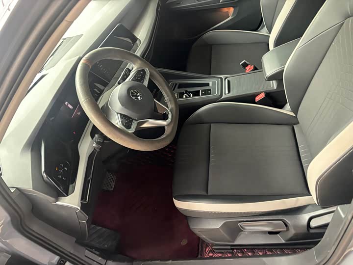 Фото 4 - Volkswagen Golf