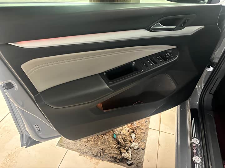 Фото 5 - Volkswagen Golf