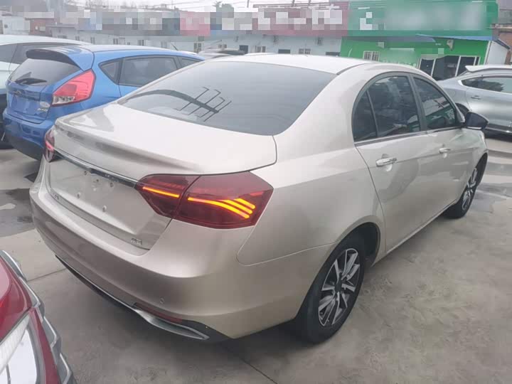 Фото 7 - Geely Emgrand