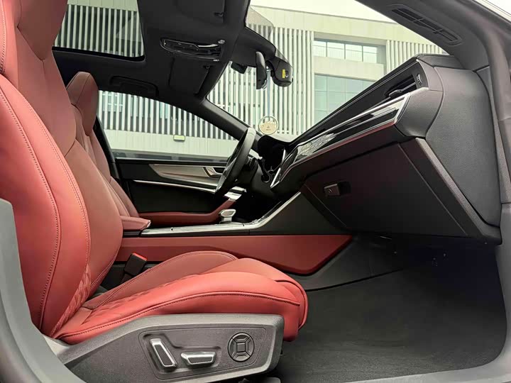 Фото 6 - Audi A7L