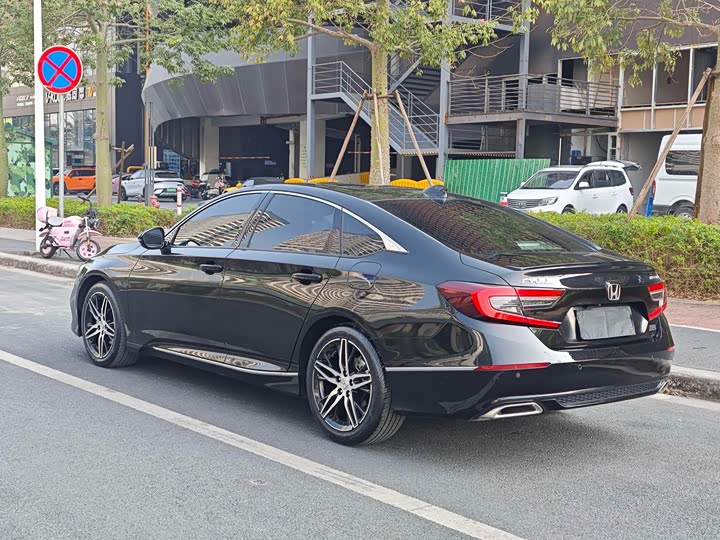 Фото 5 - Honda Accord