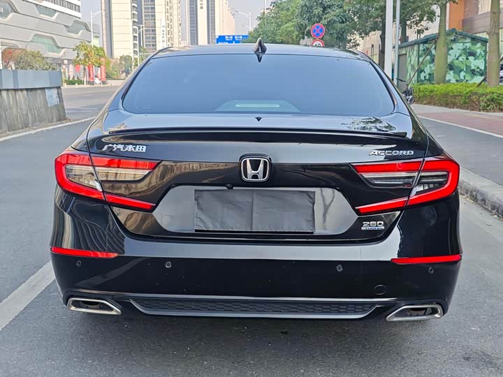 Фото 8 - Honda Accord