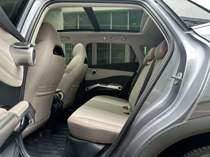 Фото 6 - BYD Yuan Plus