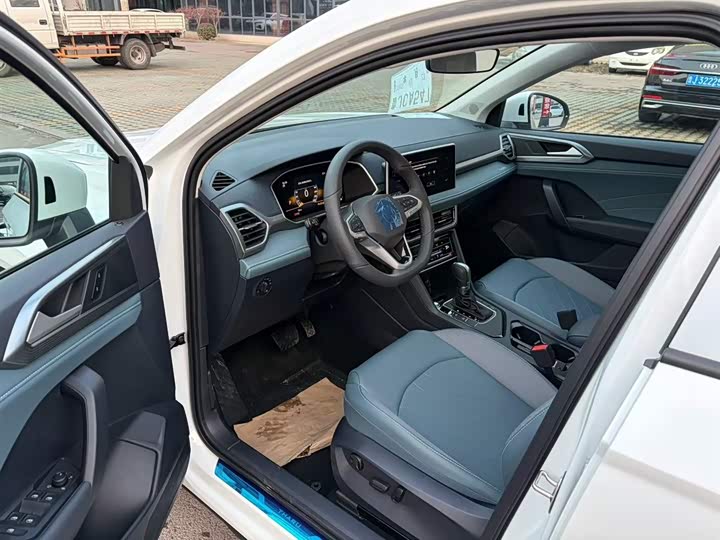 Фото 3 - Volkswagen Tharu