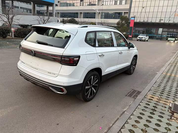 Фото 5 - Volkswagen Tharu