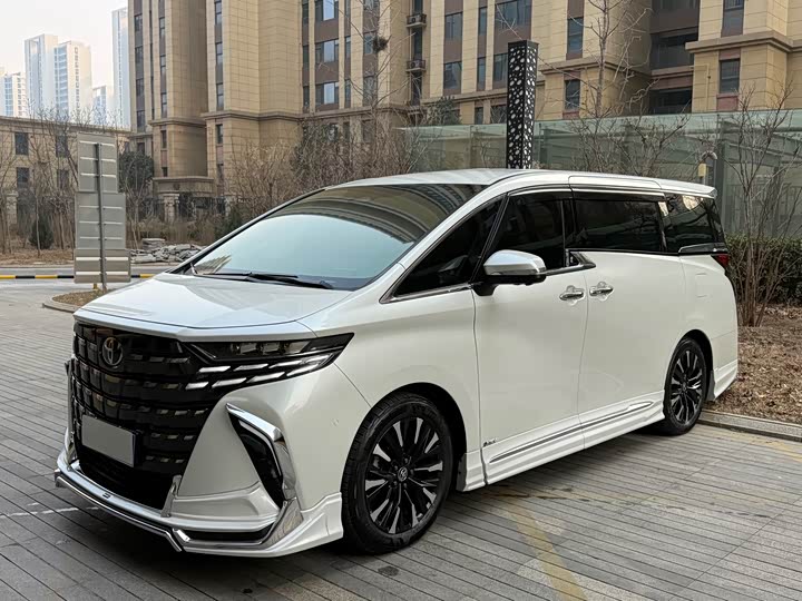 Фото 2 - Toyota Alphard
