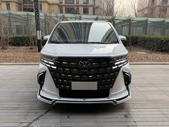 Фото 3 - Toyota Alphard