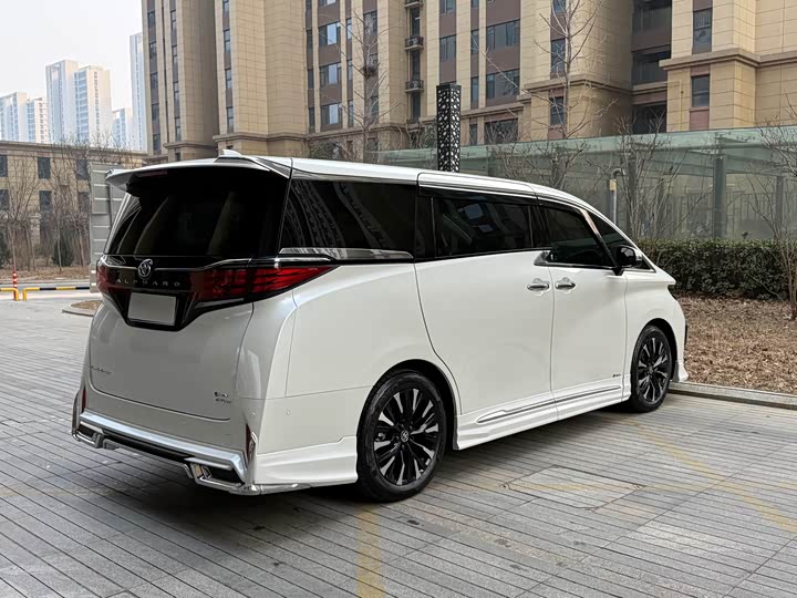 Фото 5 - Toyota Alphard