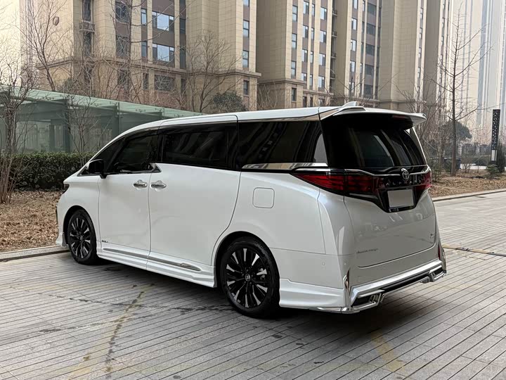 Фото 7 - Toyota Alphard