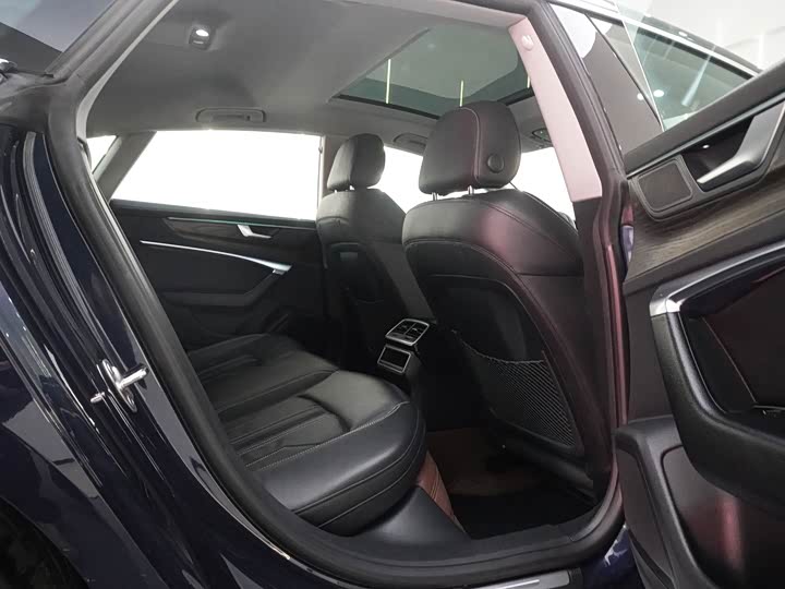 Фото 6 - Audi A7