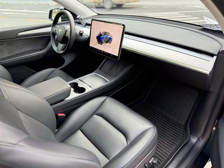 Фото 4 - Tesla Model Y