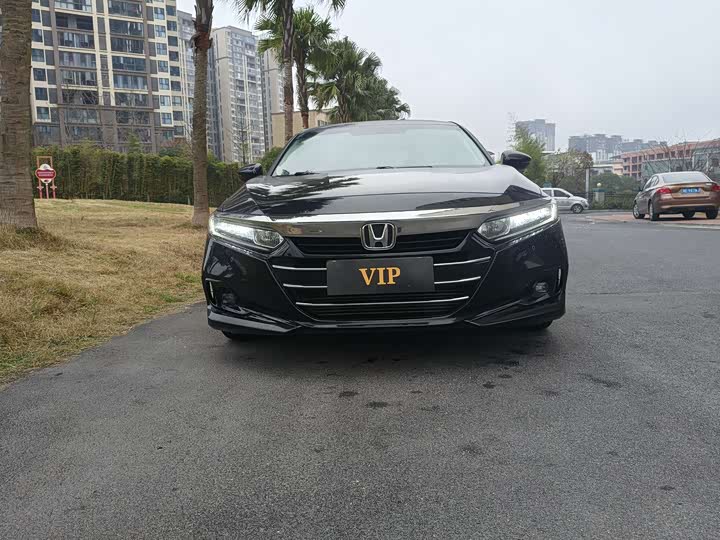 Фото 3 - Honda Accord