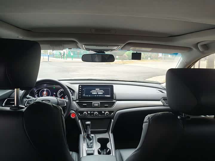 Фото 5 - Honda Accord