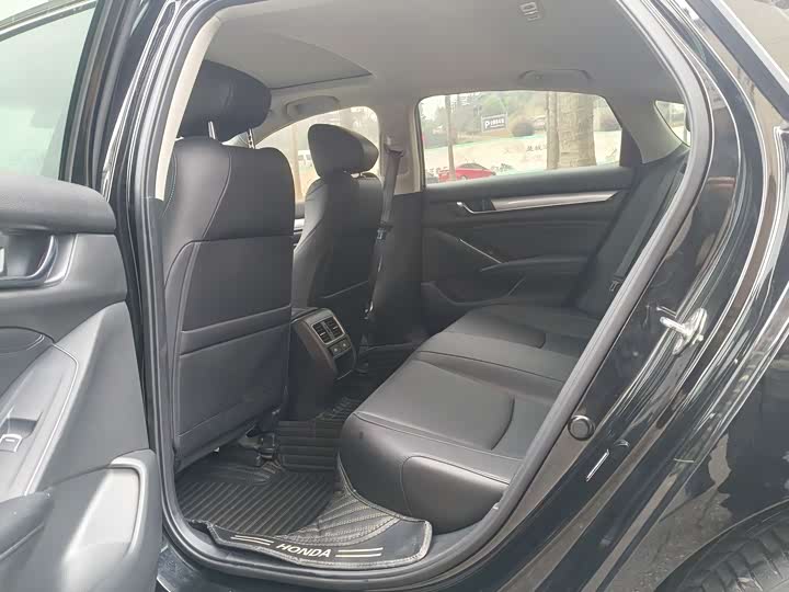 Фото 6 - Honda Accord