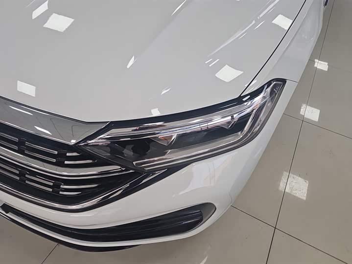 Фото 5 - Volkswagen Sagitar L