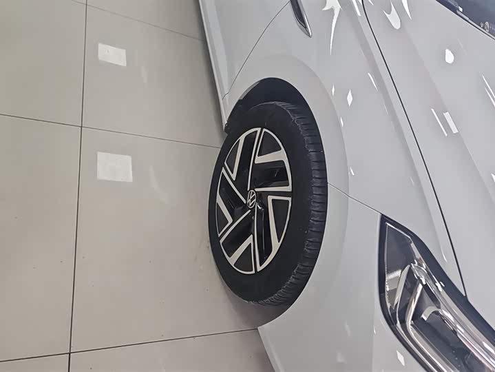 Фото 6 - Volkswagen Sagitar L