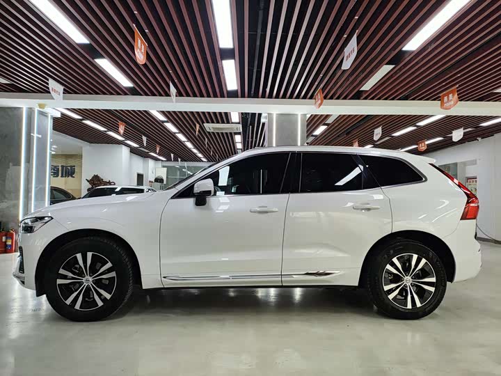 Фото 4 - Volvo XC60