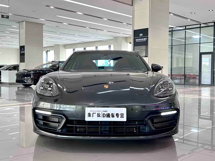 Фото 2 - Porsche Panamera