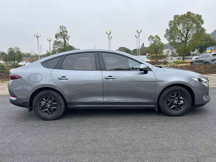 Фото 6 - BYD Qin Plus